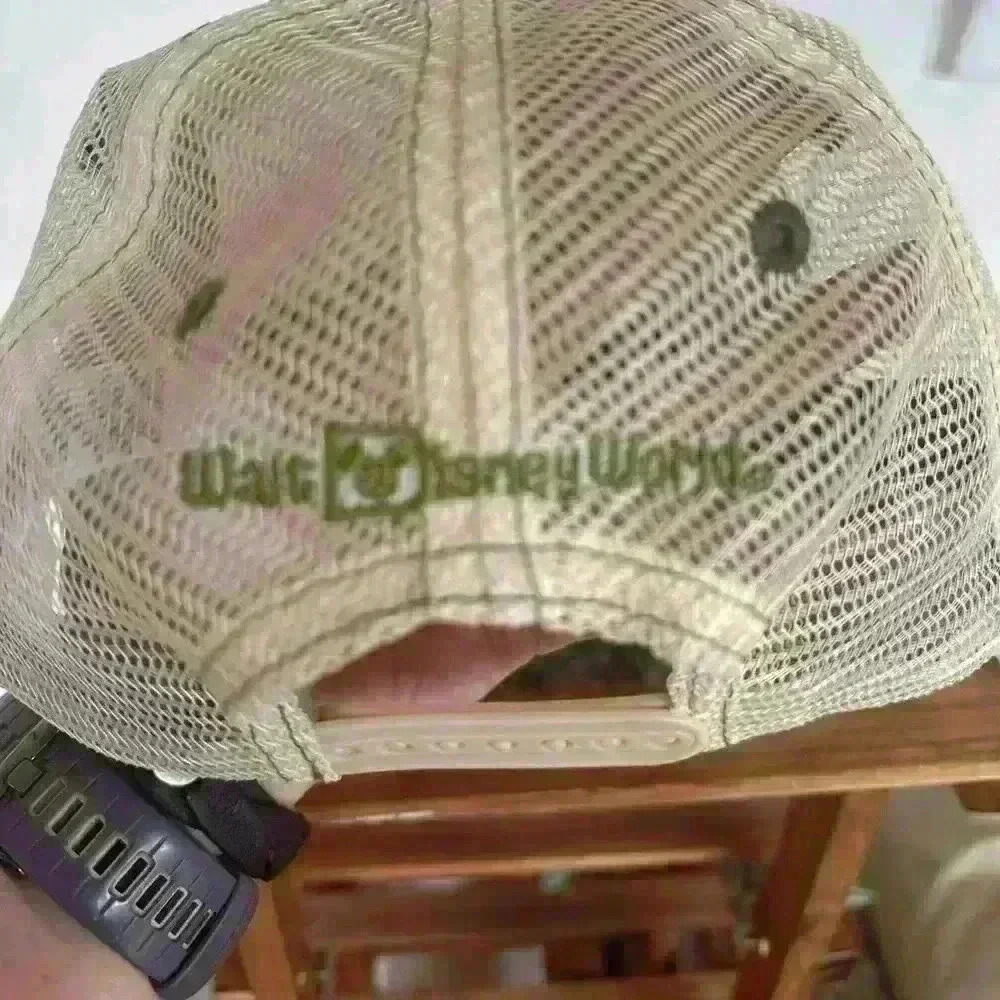 Disney’s Animal Kingdom trucker hat. SnapBack. Puff front. April 22, 1998 - Picture 4 of 7